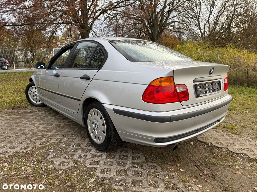 BMW Seria 3 316i - 5
