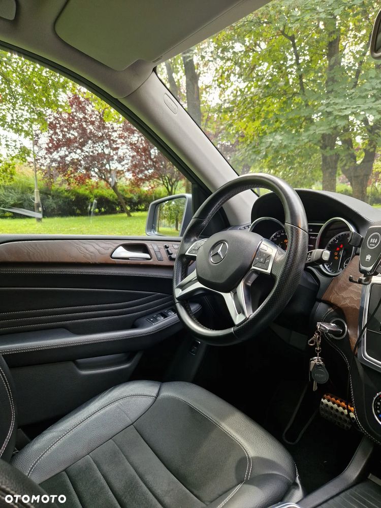 Mercedes-Benz ML - 13