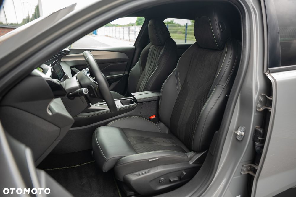 Peugeot 408 1.6 Plug-In Hybrid 225 GT EAT8 - 25