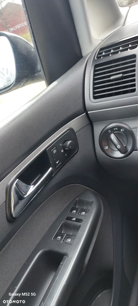 Volkswagen Touran 1.9 TDI Basis - 4