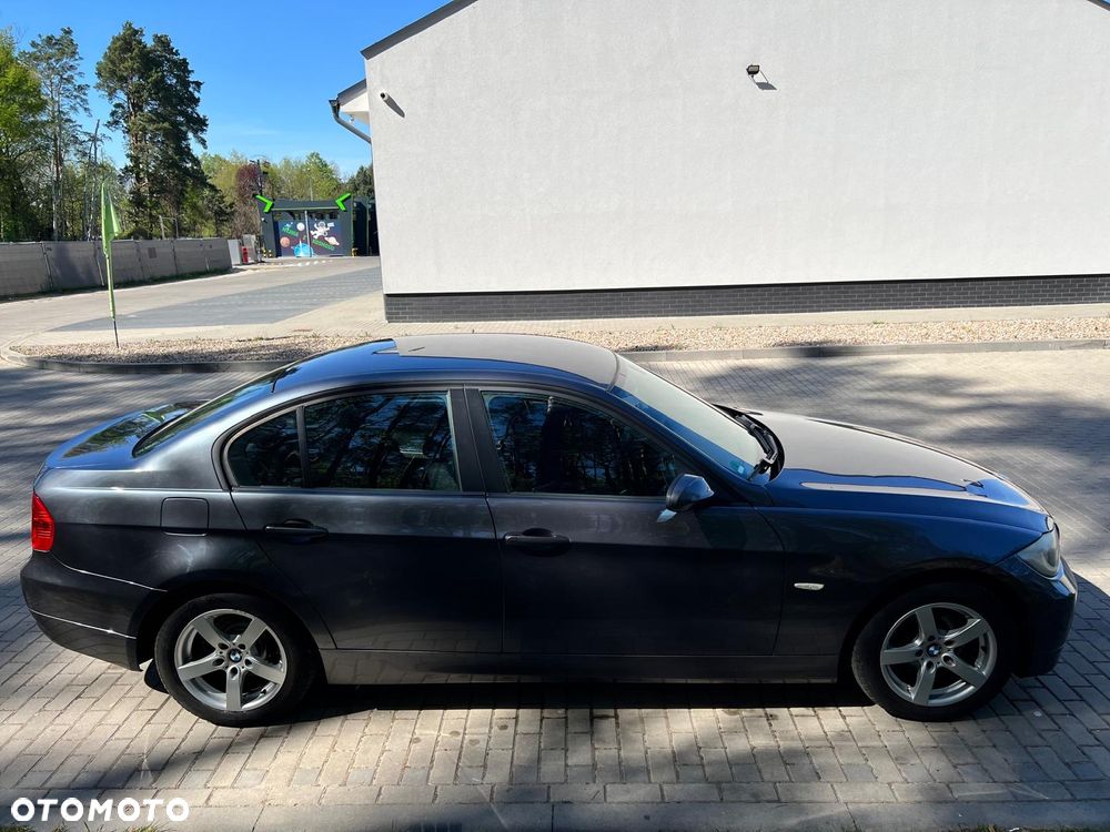 BMW Seria 3 318i - 9