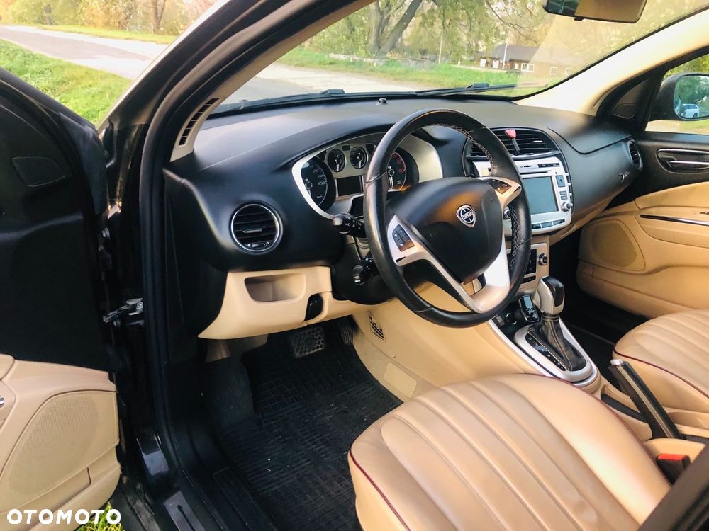 Lancia Delta 1.8 T-Jet Platino Sportronic - 5