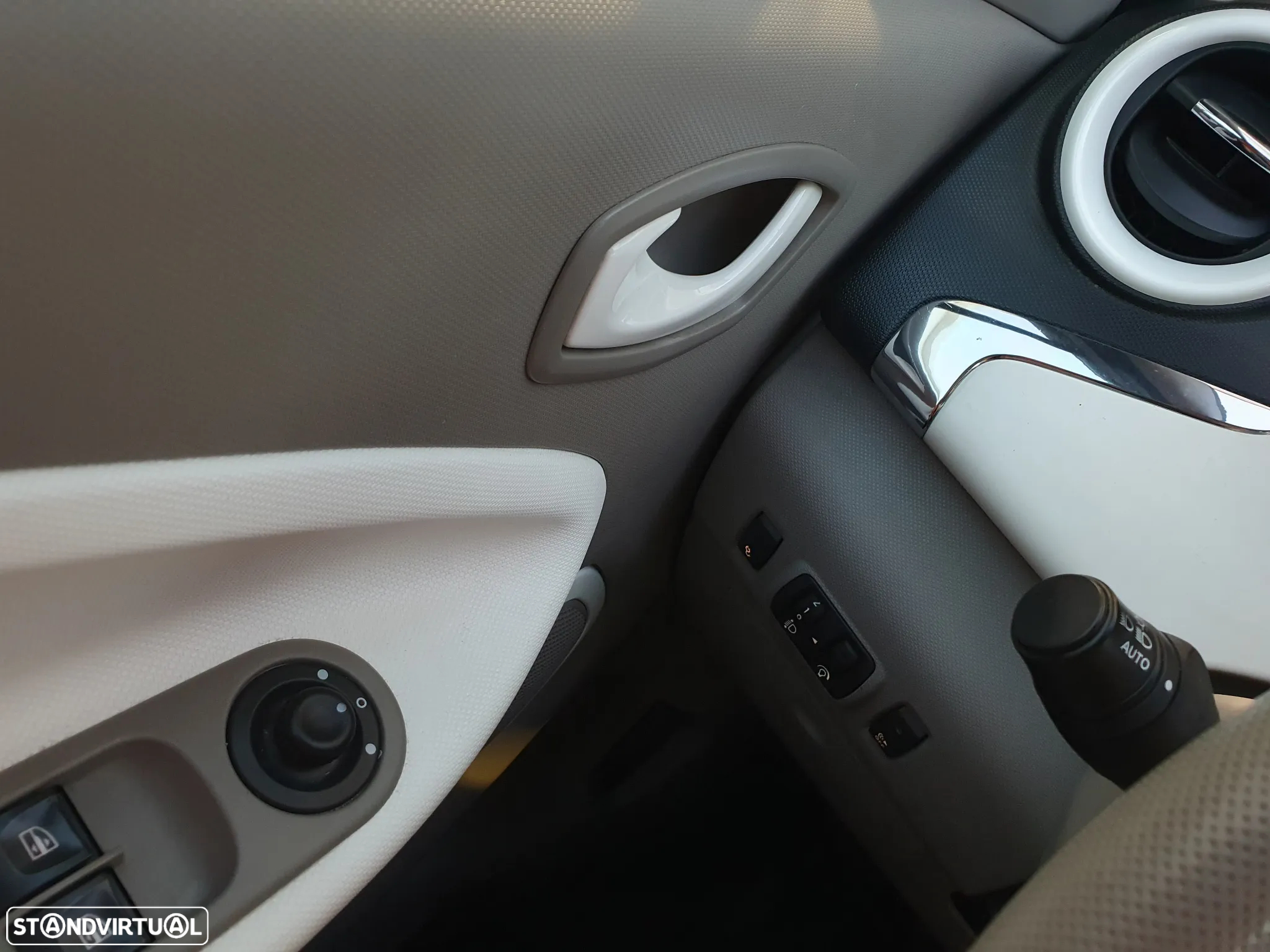 Renault Zoe (c/ Bateria) Life - 13