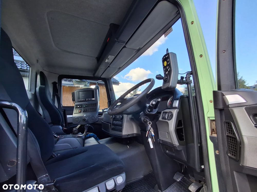 MAN TGM 16.250 Zamiatarka BUCHER CityFant 6000 Euro 6 EUnited PM10 Dodatkowy Silnik Rok: 2015 Zamiatarka Uliczna Niski Przebieg - 17