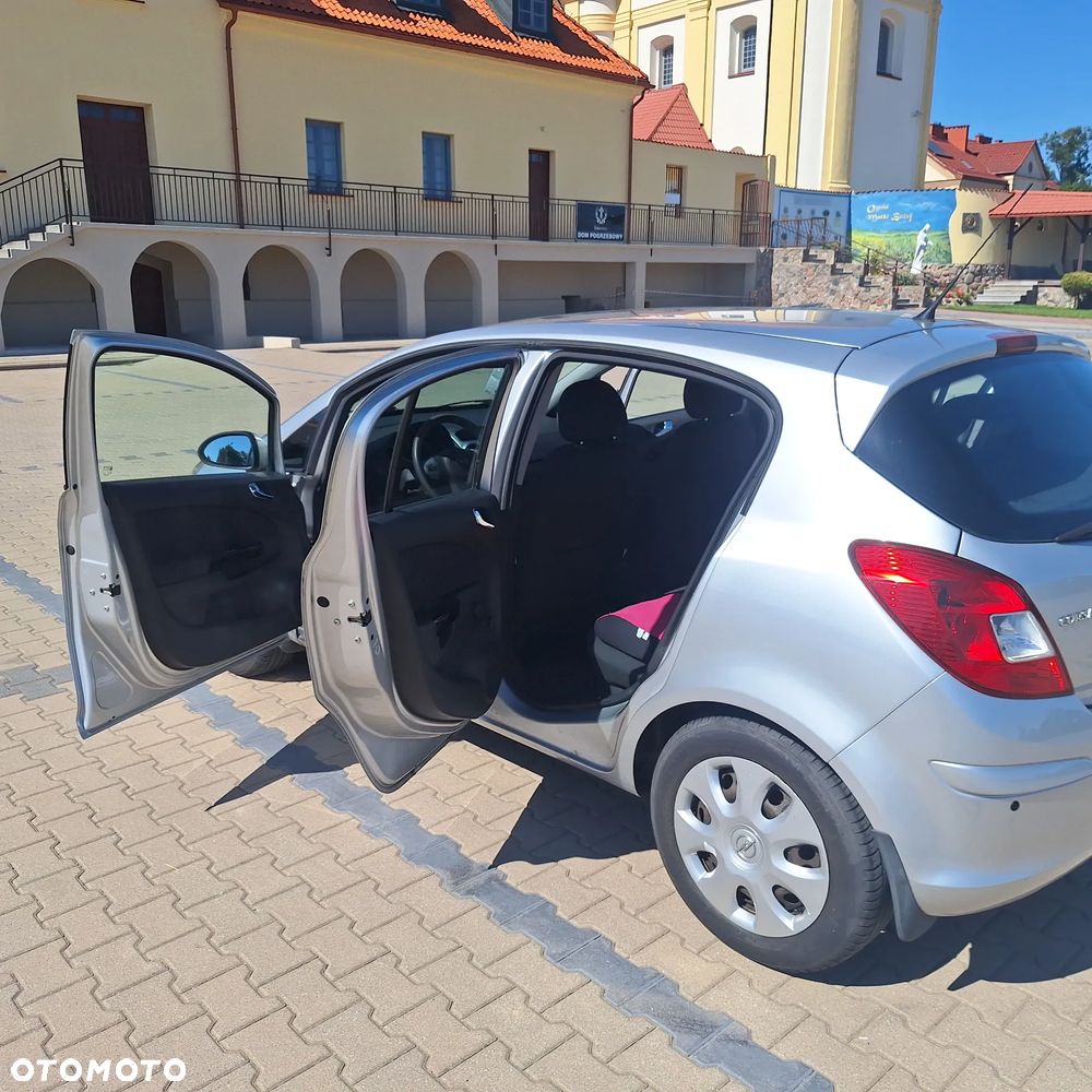 Opel Corsa 1.2 16V Cosmo - 3