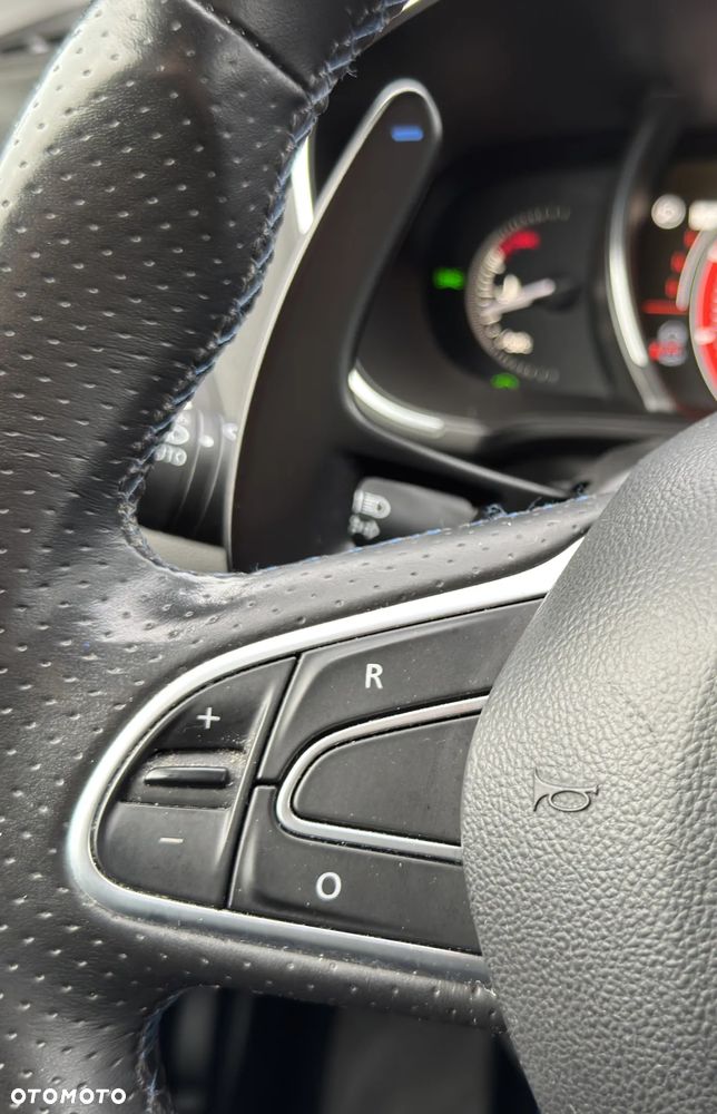 Renault Megane ENERGY TCe 205 EDC GT - 20