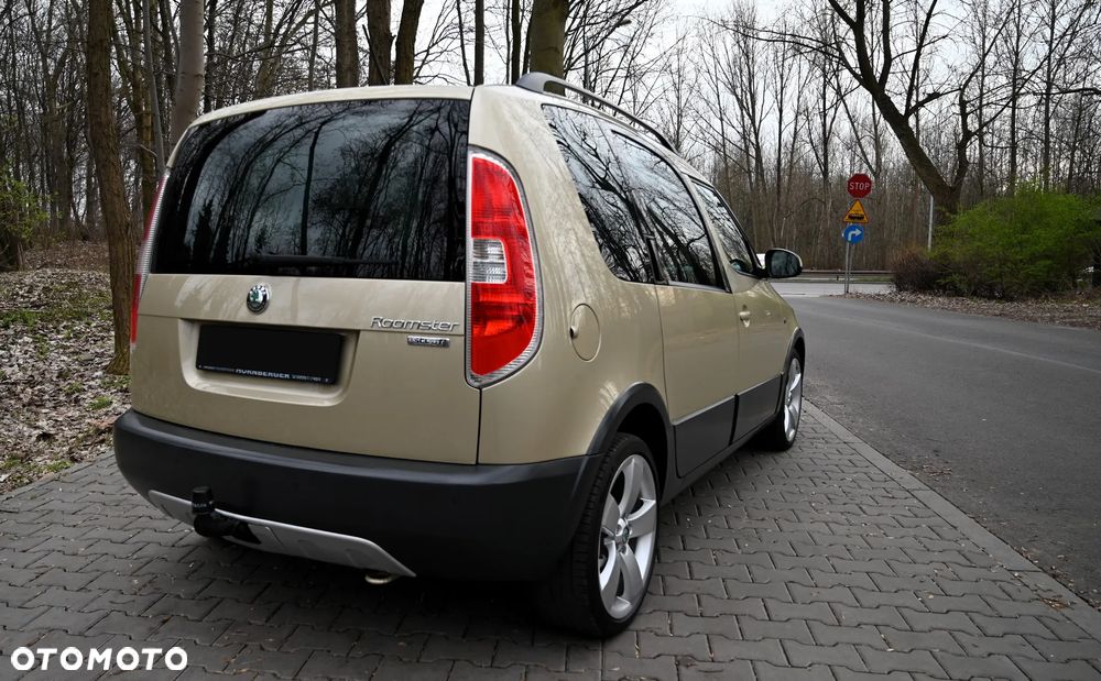 Skoda Roomster 1.2 TSI Scout PLUS EDITION - 22