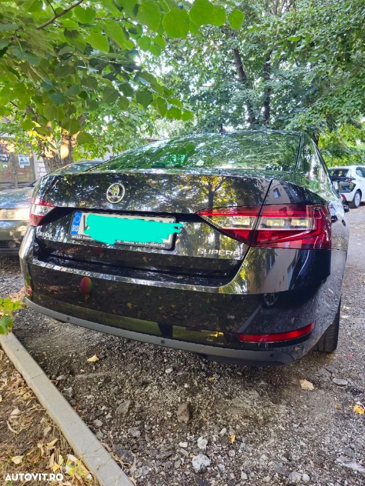 Skoda Superb 2.0 TDI DSG Ambition - 12