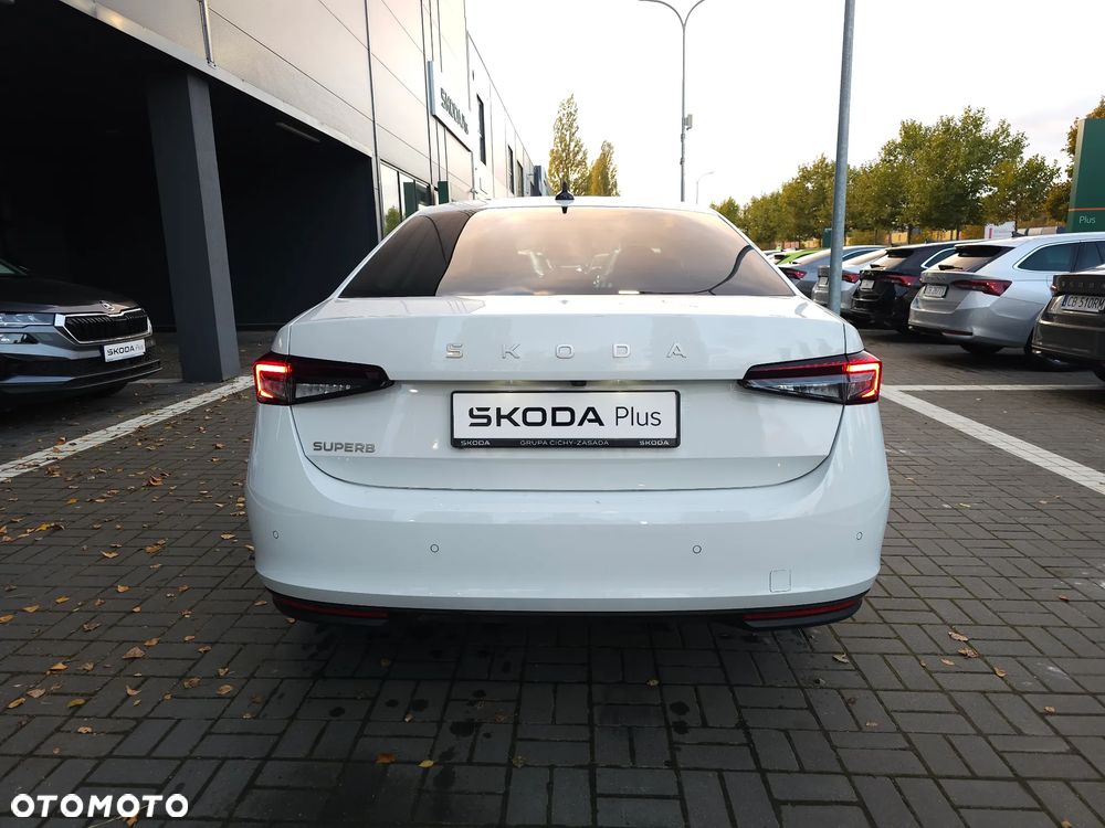 Skoda Superb 2.0 TDI SCR Essence DSG - 8