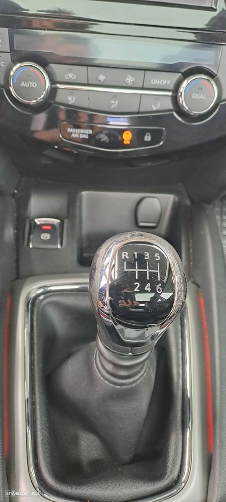 Nissan Qashqai ver-1-2-dig--t-tekna-premium-pele-preta - 26