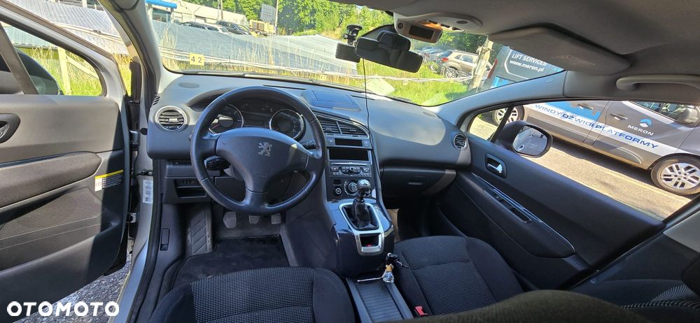 Peugeot 5008 - 10