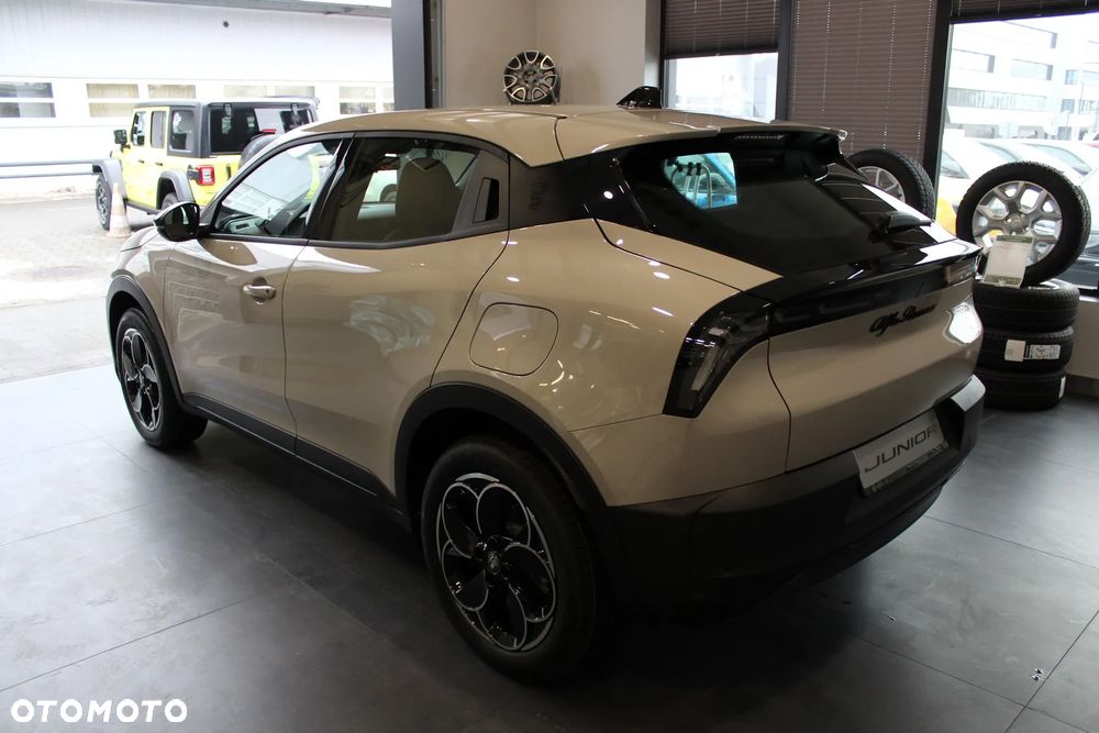 Alfa Romeo Junior 54kWh - 5
