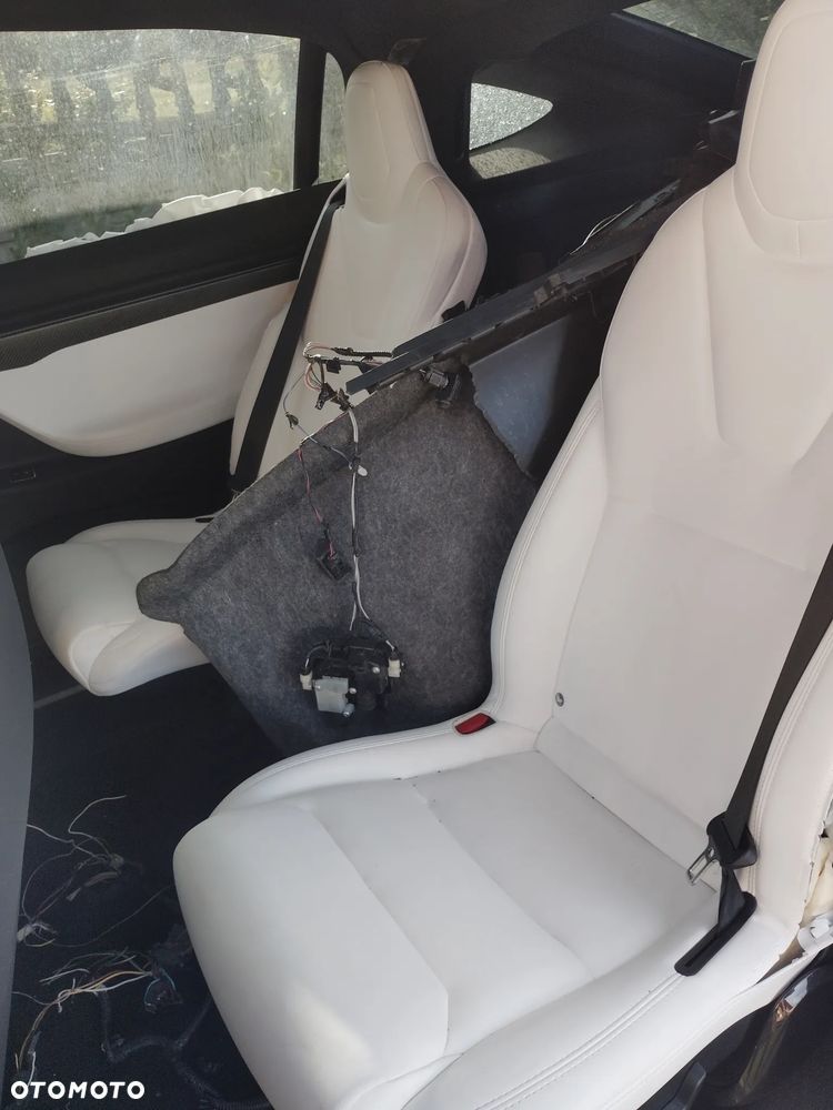Tesla Model X Long Range Plus - 12
