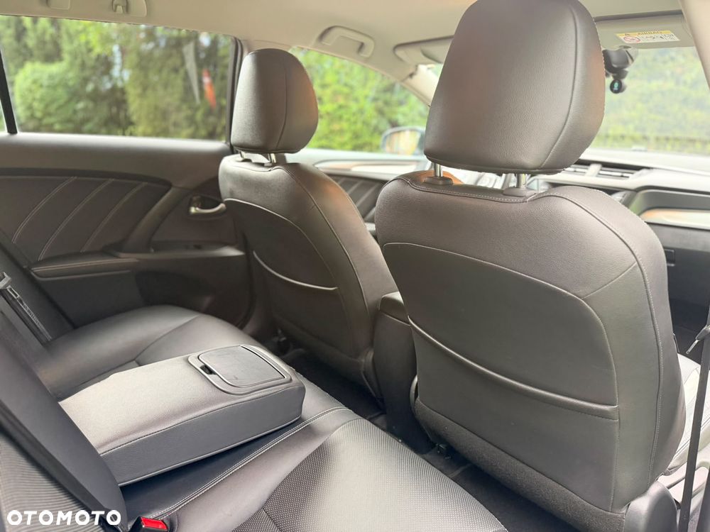 Toyota Avensis 2.0 Premium MS - 19