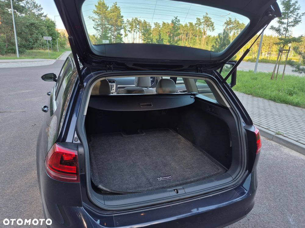 Volkswagen Golf - 25