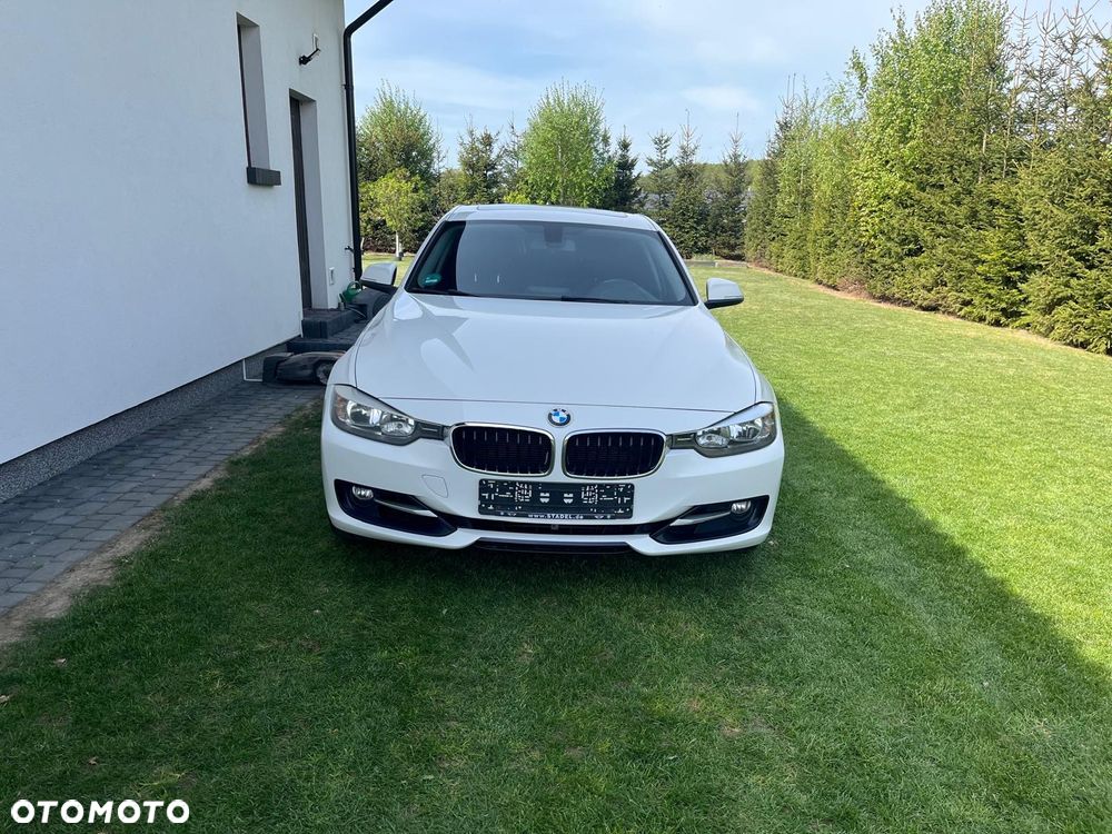 BMW Seria 3 335d Touring xDrive Sport Line - 4