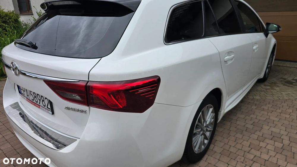 Toyota Avensis - 10