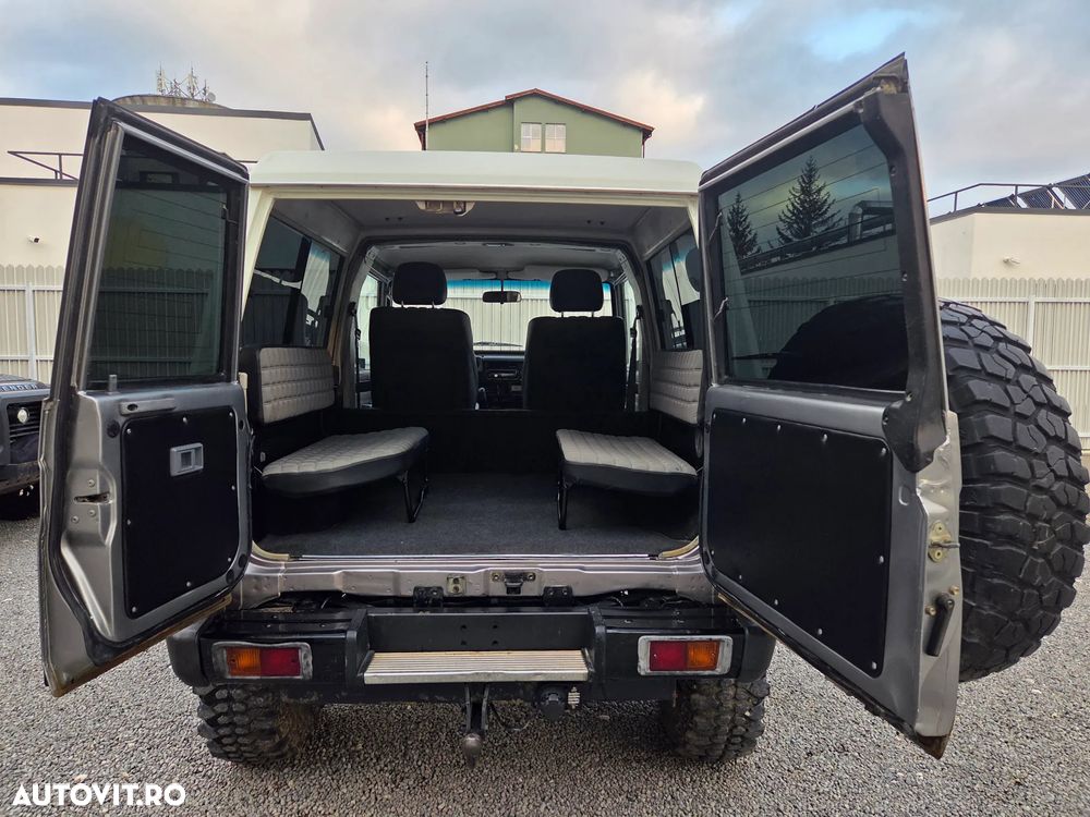 Toyota Land Cruiser - 7