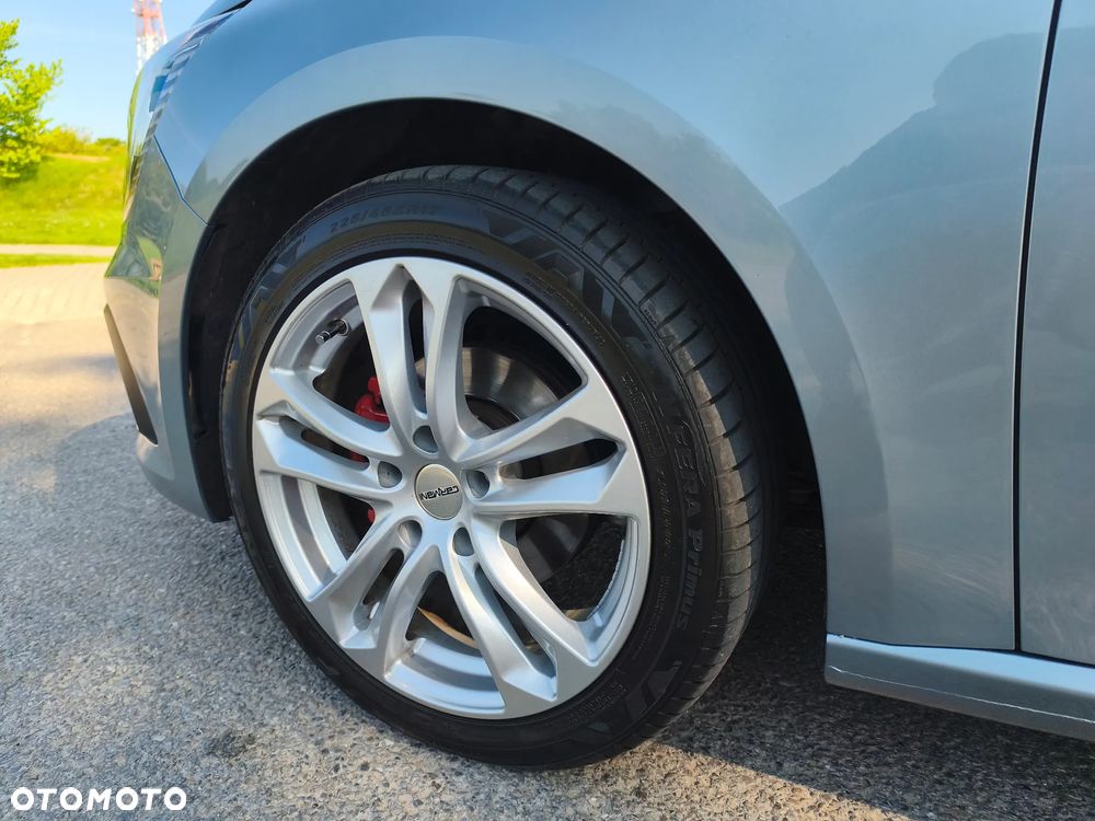 Renault Megane TCe 140 GPF EDC INTENS - 11