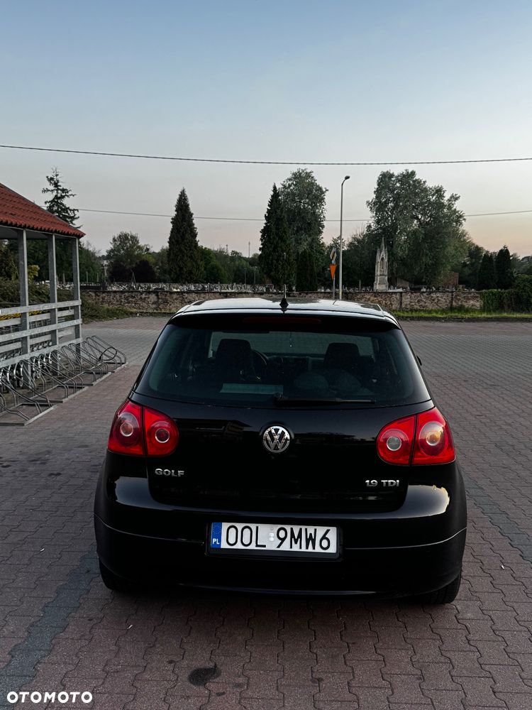 Volkswagen Golf 1.9 TDI Individual - 2