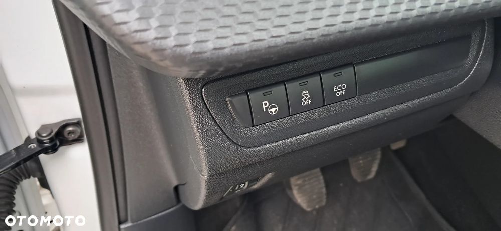 Peugeot 2008 1.6 BlueHDi Allure - 19