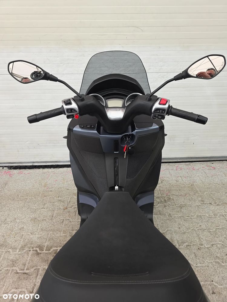 Piaggio MP-3 - 26