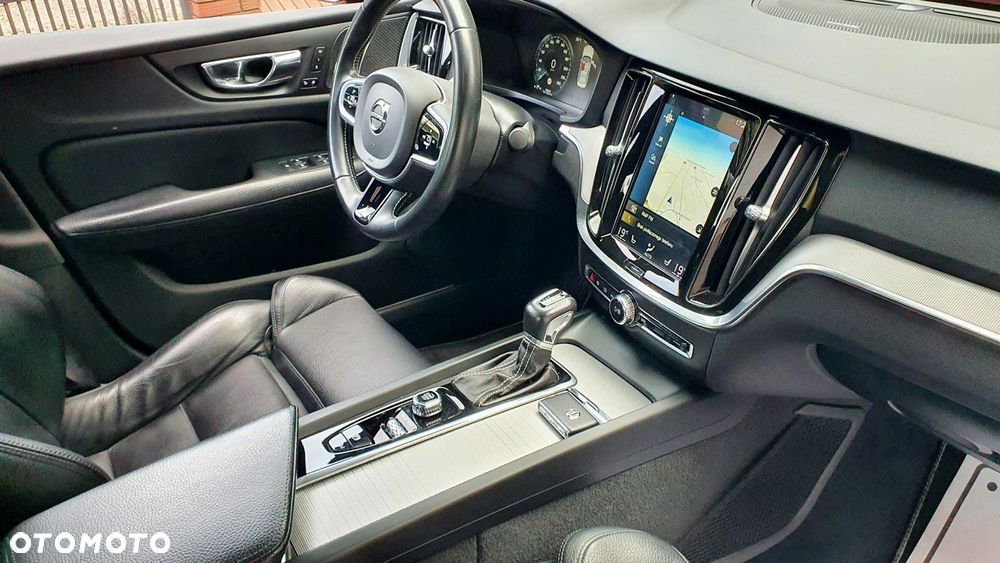 Volvo S60 T4 R-Design - 30