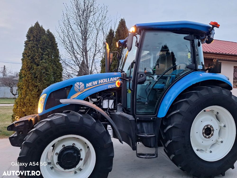 New Holland Tractor New Holland TD5.95 - 1