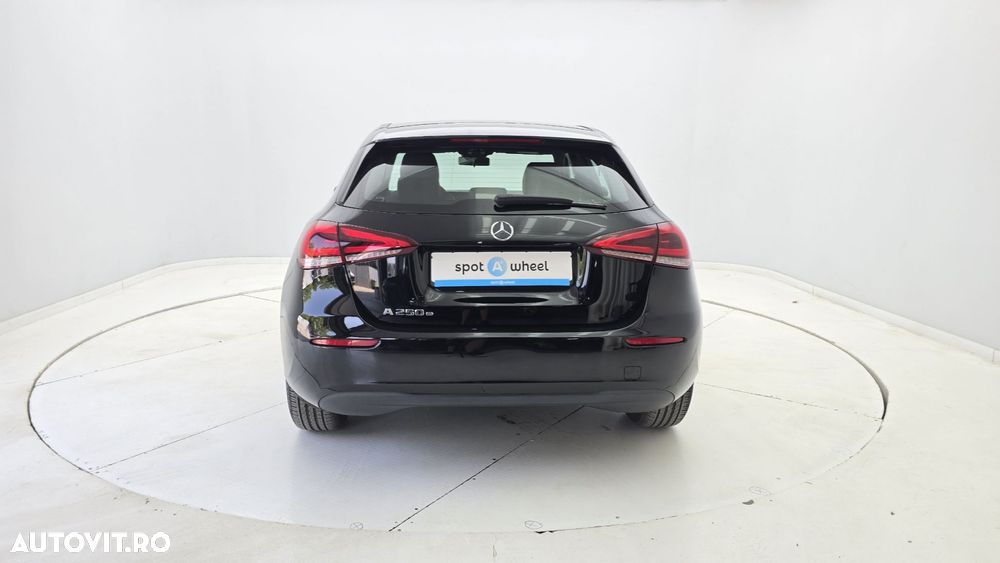Mercedes-Benz A - 7