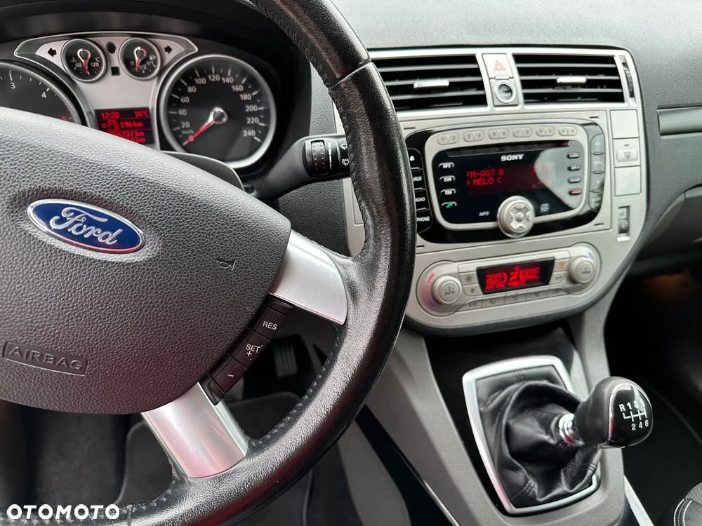 Ford Kuga - 11