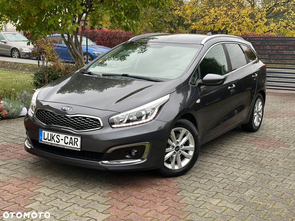 Kia Ceed 1.6 GDI ISG Dream-Team Edition - 29