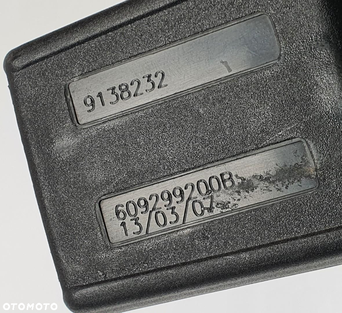 ZAPINKA PASA ŚRODKOWY TYŁ TYLNA BMW E90 9138232 - 3