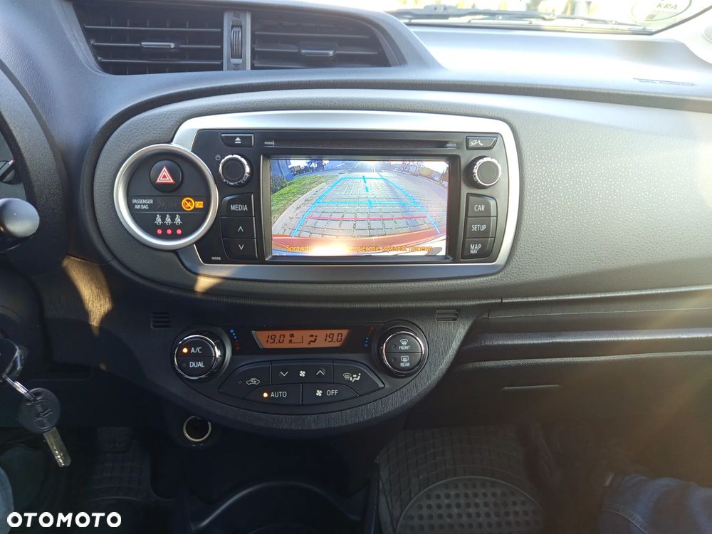 Toyota Yaris 1.33 Premium - 10