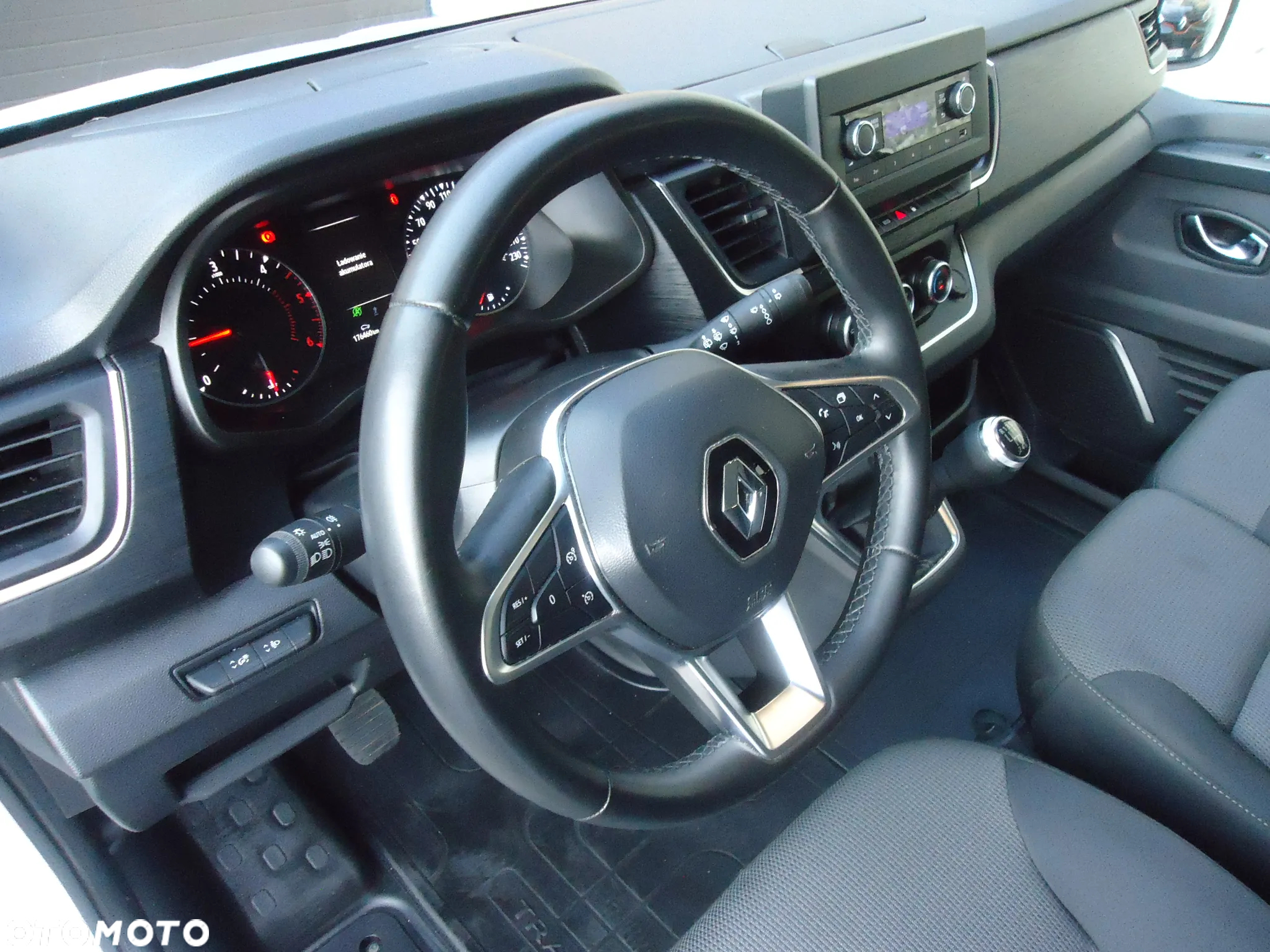 Renault Trafic - 23
