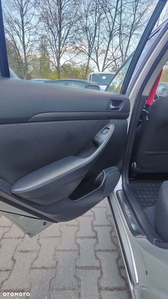 Toyota Avensis 1.8 VVT-i Sol - 12