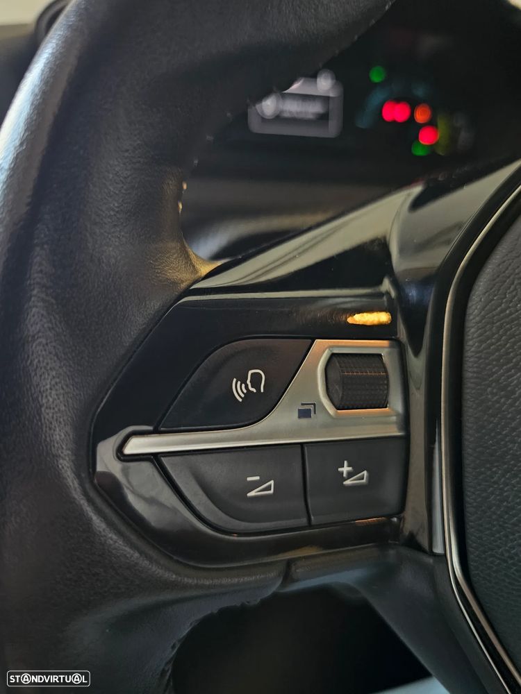 Peugeot e-208 Active - 29
