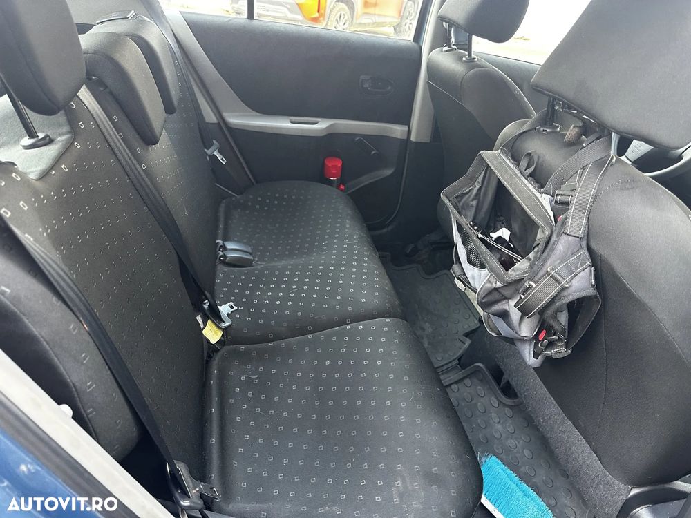Toyota Yaris 1.3 Luna - 4