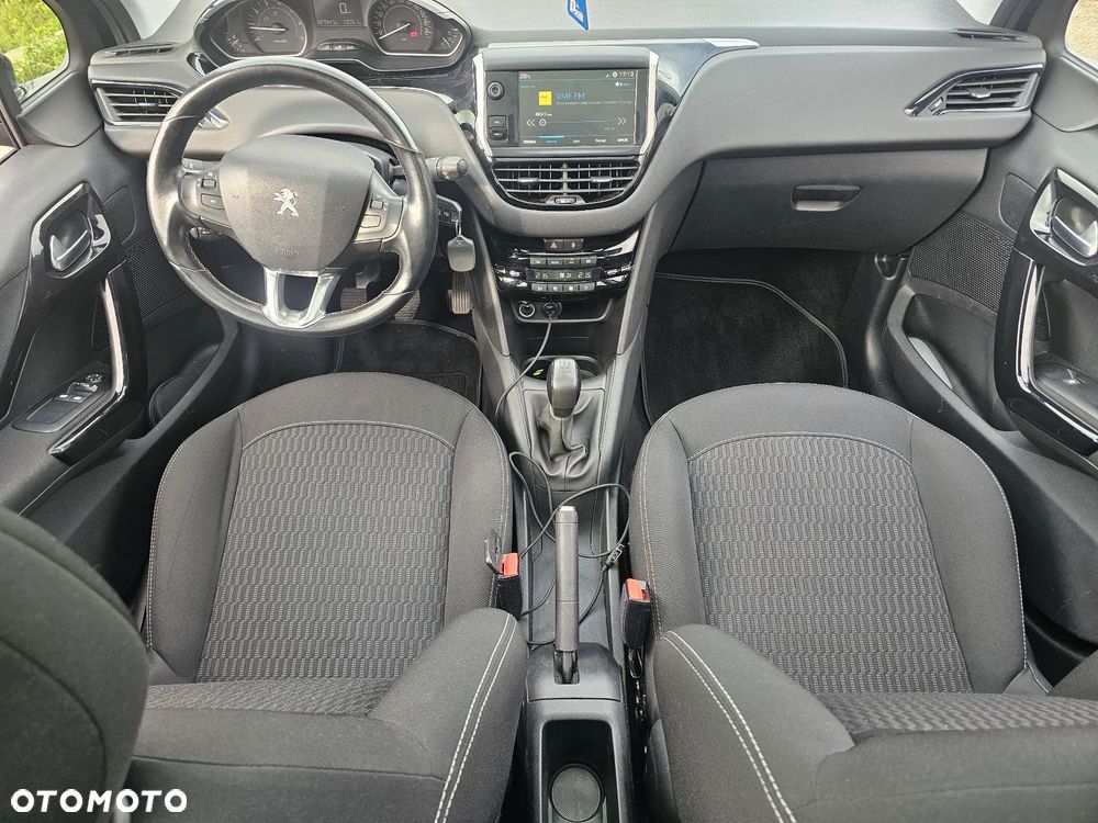 Peugeot 208 PureTech 82 Urban Move - 25