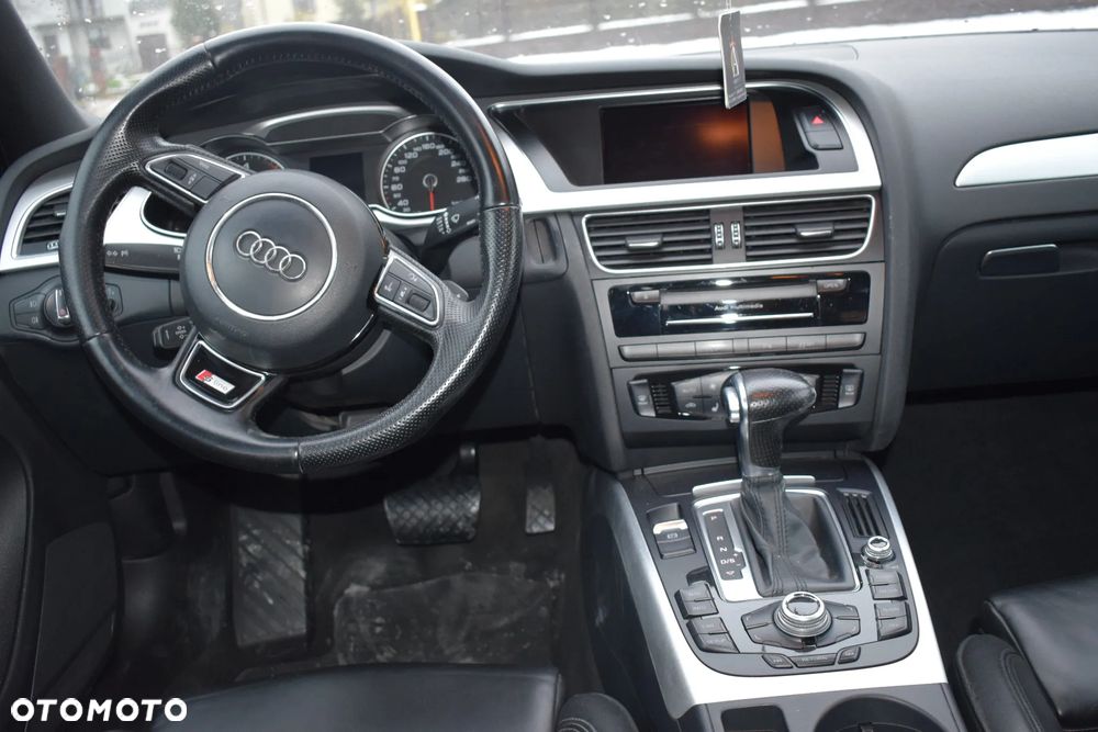 Audi A4 Avant 2.0 TDI DPF clean diesel multitronic S line Sportpaket - 14