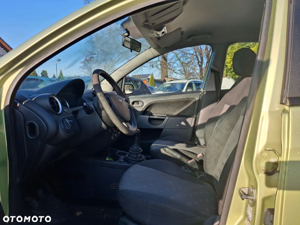 Ford Fiesta 1.3 Futura - 20