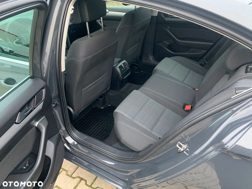 Volkswagen Passat 2.0 TDI EVO Business DSG - 14
