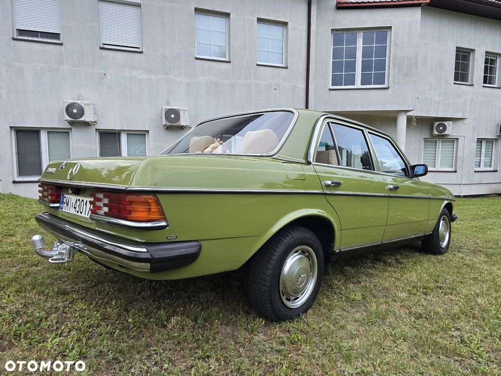 Mercedes-Benz W123 - 4