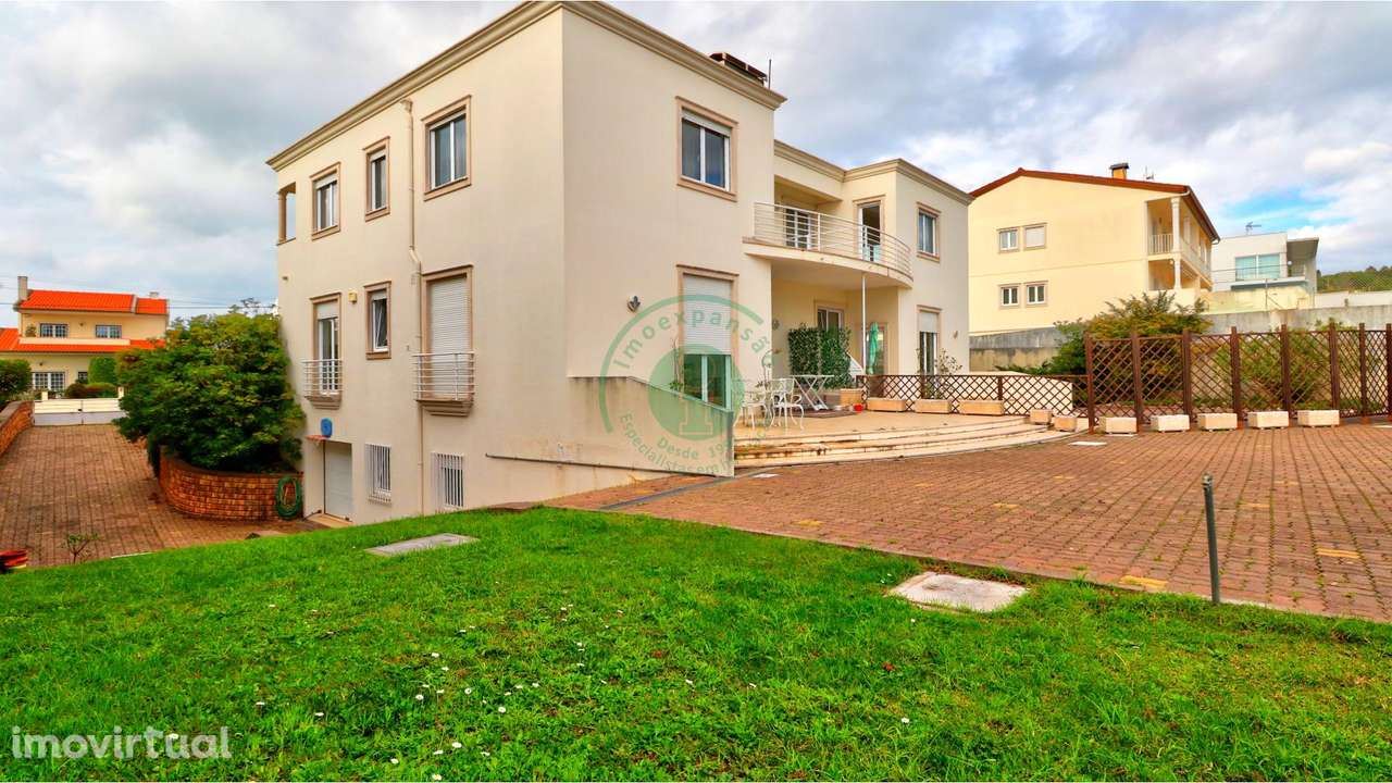 Moradia T8 com Piscina - Grande imagem: 5/48