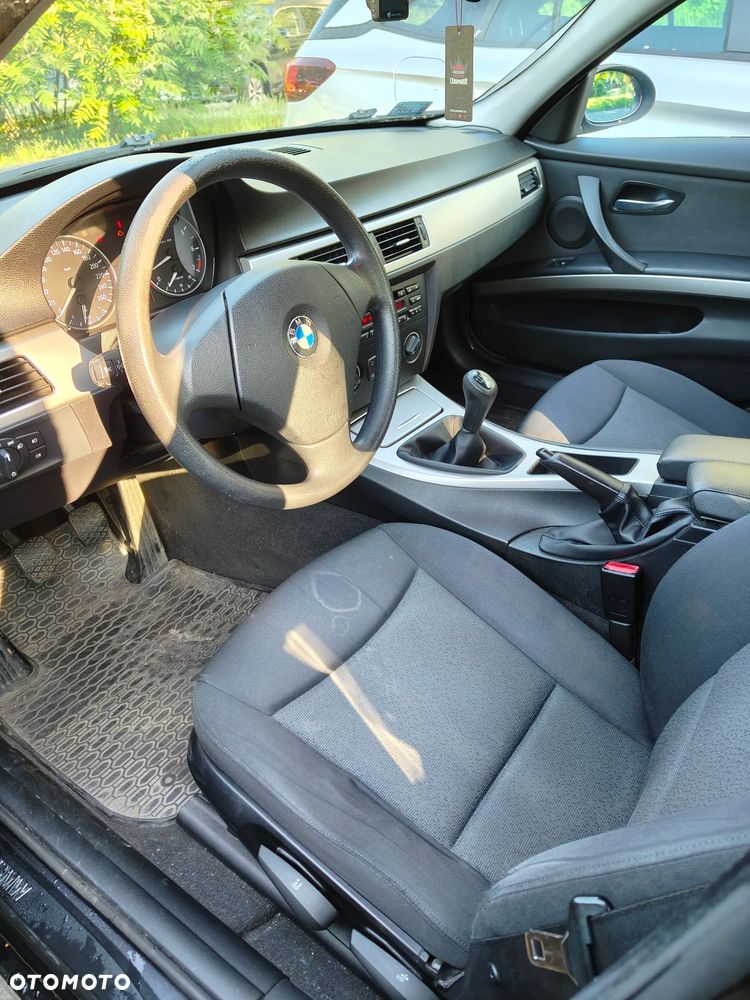 BMW Seria 3 320i - 9