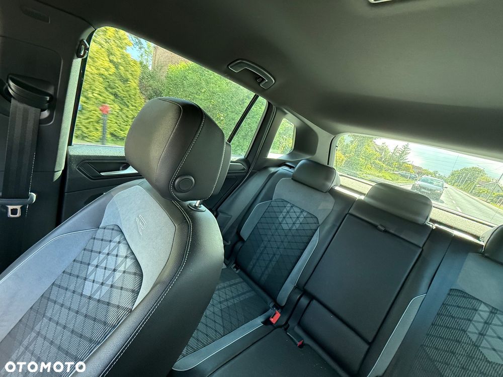 Volkswagen Tiguan 2.0 TDI SCR 4MotION DSG R-Line - 23