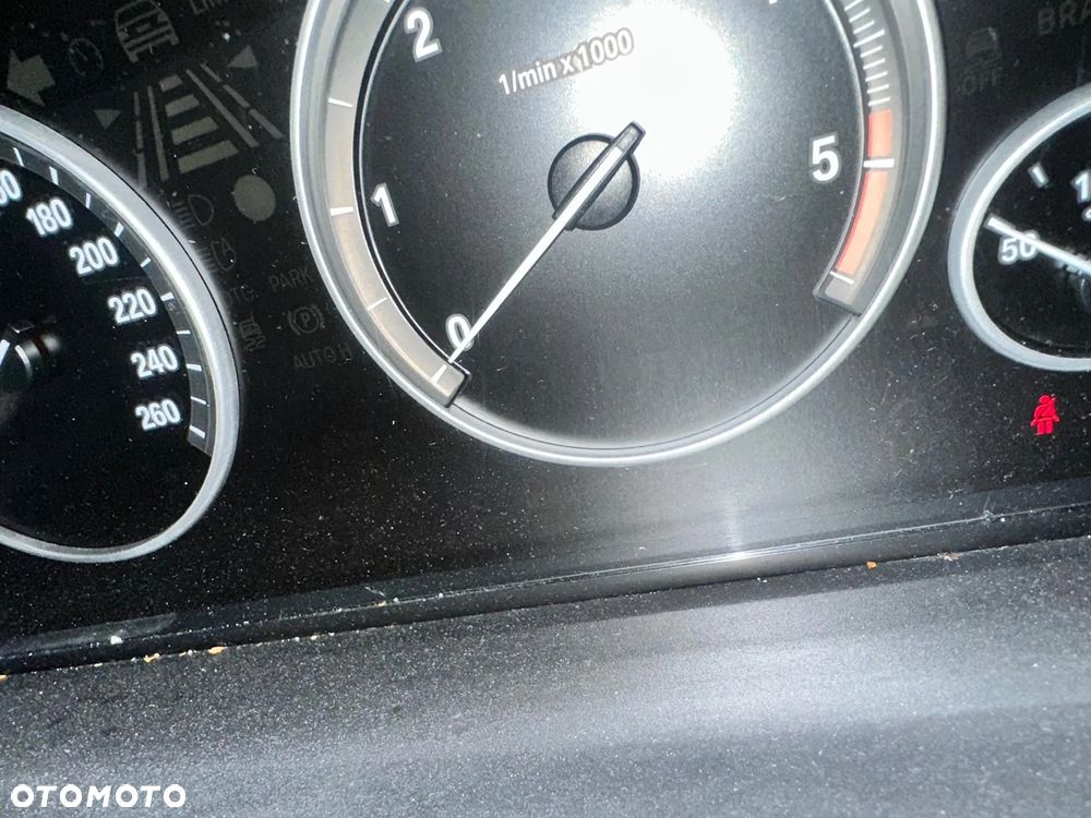 BMW Seria 5 520d BluePerformance - 12