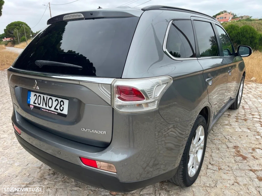 Mitsubishi Outlander 2.2 DI-D Instyle - 22