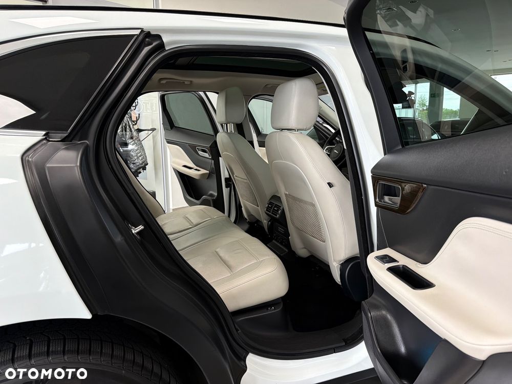 Jaguar F-Pace 2.0 i4D AWD Prestige - 34