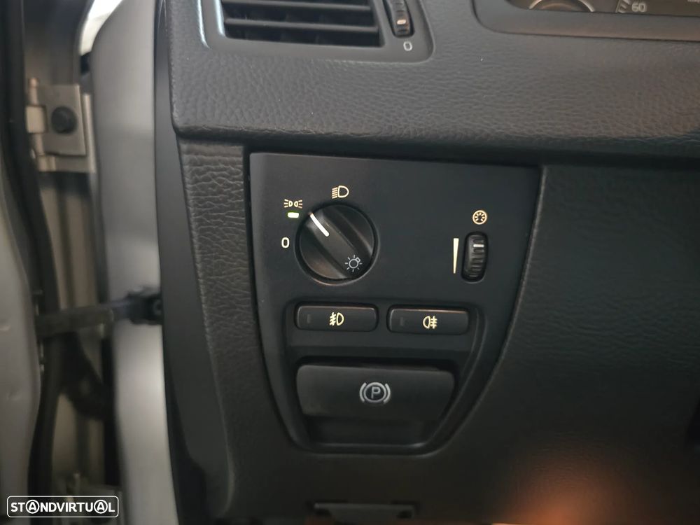 Volvo XC 90 2.4 D5 5L Nivel 2 - 19