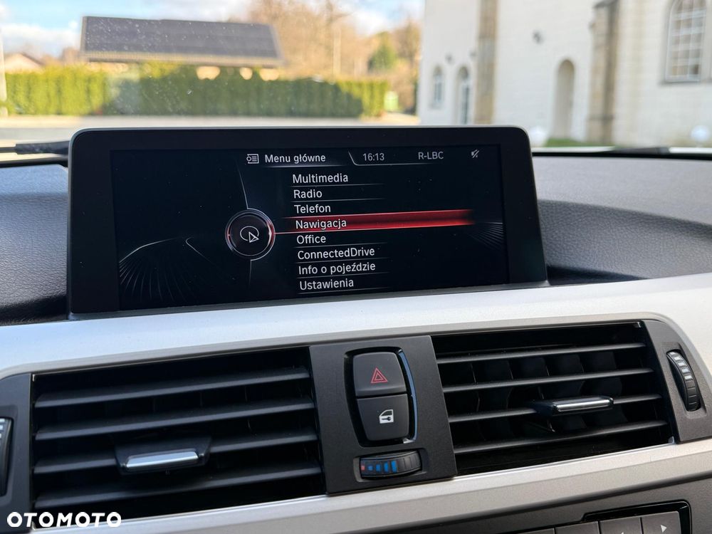 BMW Seria 3 318d Luxury Line - 28